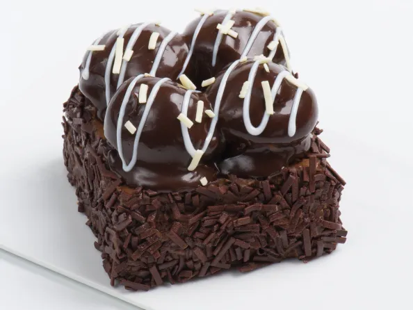 Siyah Profiterollü Kare Mono