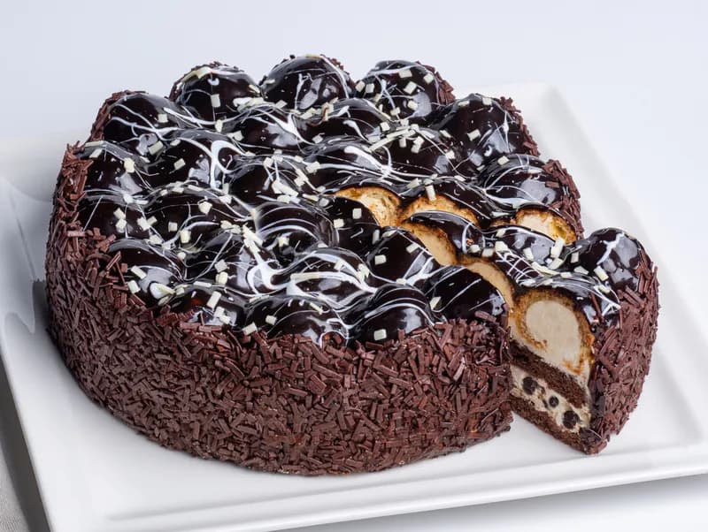 Siyah Profiterollü